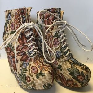Vintage Berkley-05 floral wedge ankle boot Sz 61/2